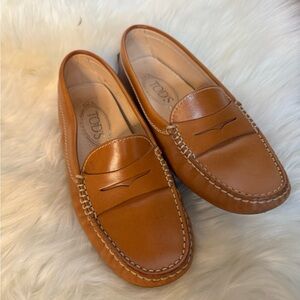 Tod's Brown Leather Loafers